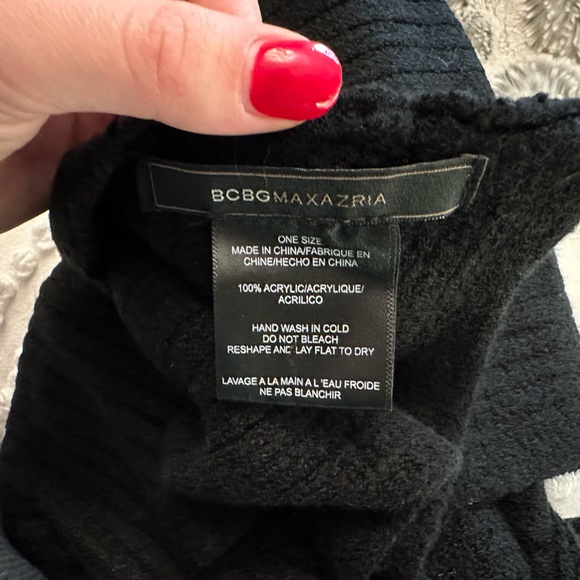 BCBGMAXAZRIA Black Knit Fringe Poncho/Wrap - Picture 7 of 7